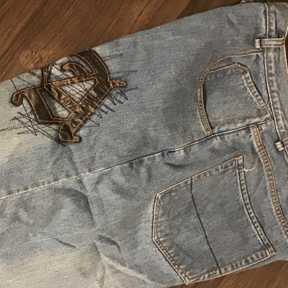 Men’s Akademiks Jean Shorts - Picture 7 of 7